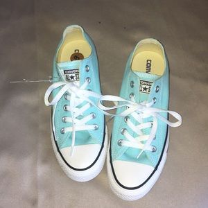 BLUE CONVERSE SIZE 8